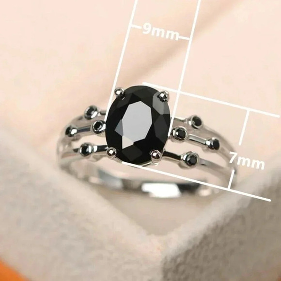 NEW 18k White Gold Oval Black Sapphire Ring - Picture 4 of 7